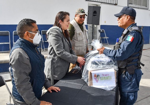 Reconoce gobierno de Huamantla a sus policías y entrega nuevos uniformes