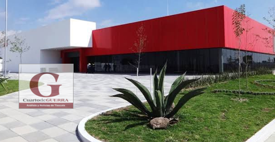 Roban automóvil del estacionamiento de iSi Automotive en Cuapiaxtla