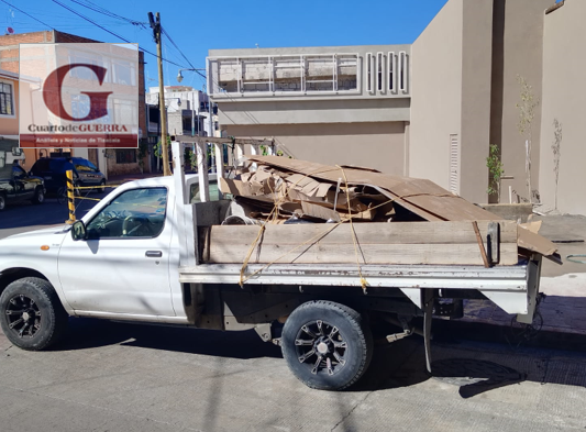 Robo en Tlaxcala: Ladrones huyen con camioneta y efectivo