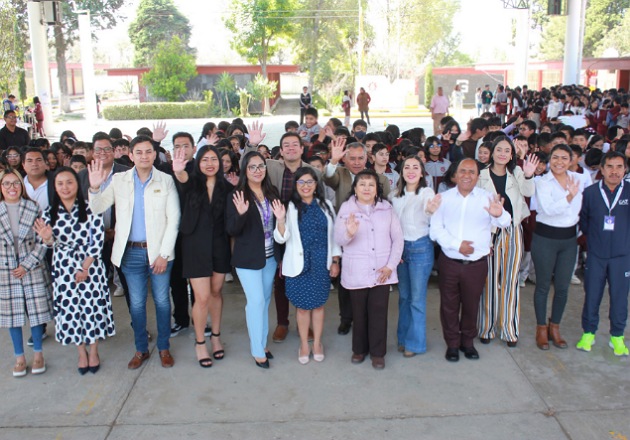 Previene el Ayuntamiento de Chiautempan sobrepeso y obesidad en estudiantes con Feria Informativa
