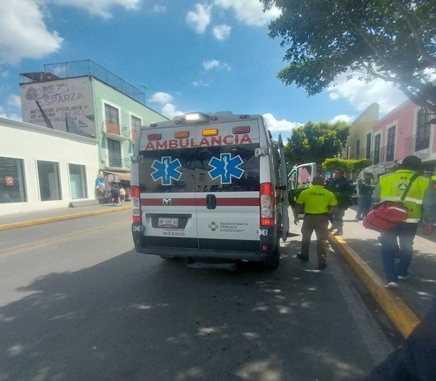 Atienden elementos de Dirección de Seguridad Municipal de Tlaxcala incidente donde hombre en situación vulnerable fue atacado con fuego