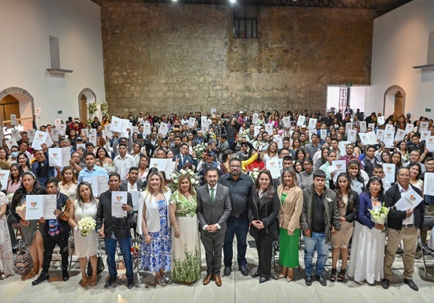 Con 120 historias de amor, gobierno de Huamantla celebra la unión de parejas