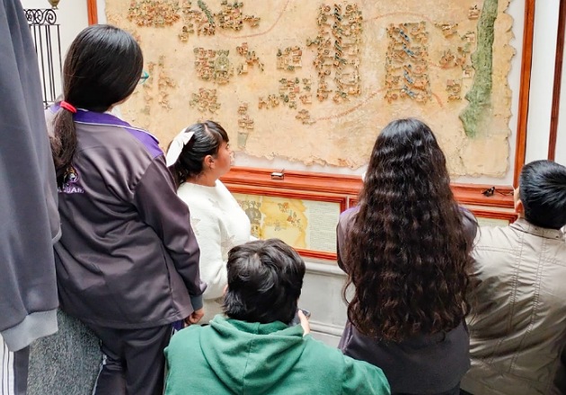 Huamantla recibe a estudiantes del Cobat Cuapiaxtla para resaltar su patrimonio cultural y turístico