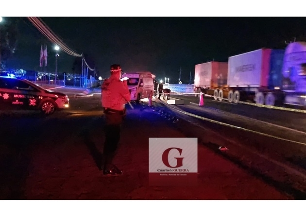 Minibús de ATAH arrolla a un hombre sobre la México-Veracruz, a la altura de Xaloztoc