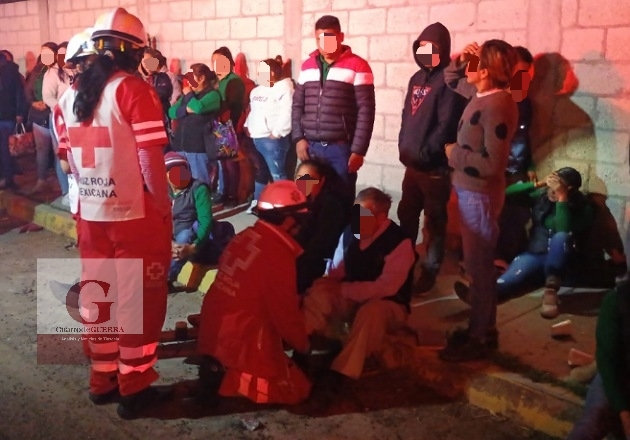 Ebrio motociclista atropella a ocho personas que iban en procesión en Panotla