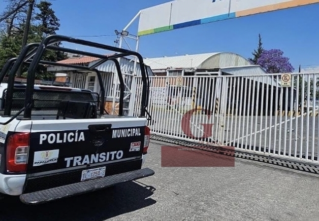 Hallan embrión de cuatro semanas dentro de taza de baño dentro de empresa, en Panzacola, Papalotla