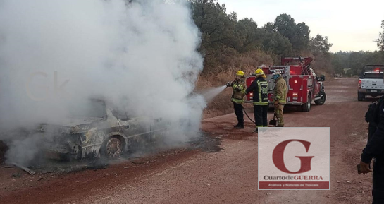 Saldo blanco tras incendio de auto en Tetla