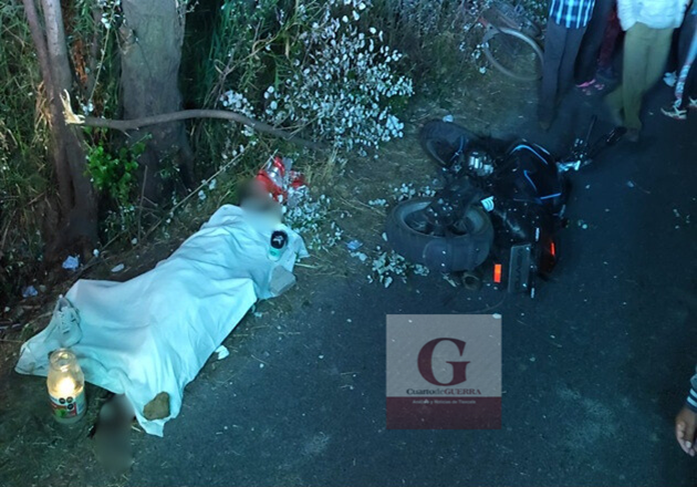 Accidente de motocicleta en Tetlatlahuca deja a una menor sin vida y a un masculino grave; no portaban casco
