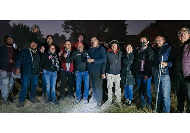 Con trabajo en equipo, Chiautempan combate incendios