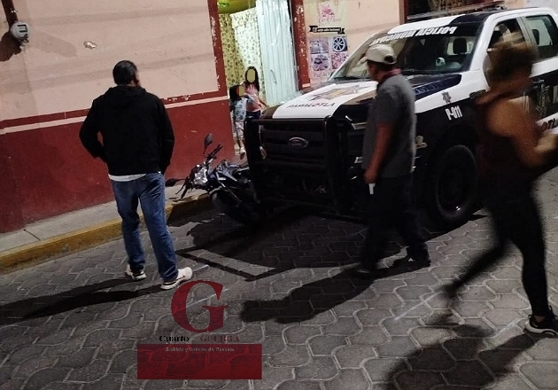 'Ebrio' policía arrolla a motociclista en Papalotla