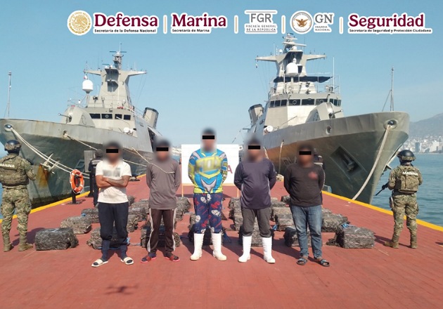 En dos operaciones marítimas se aseguran 4.2 toneladas de presunta cocaína en aguas de Guerrero
