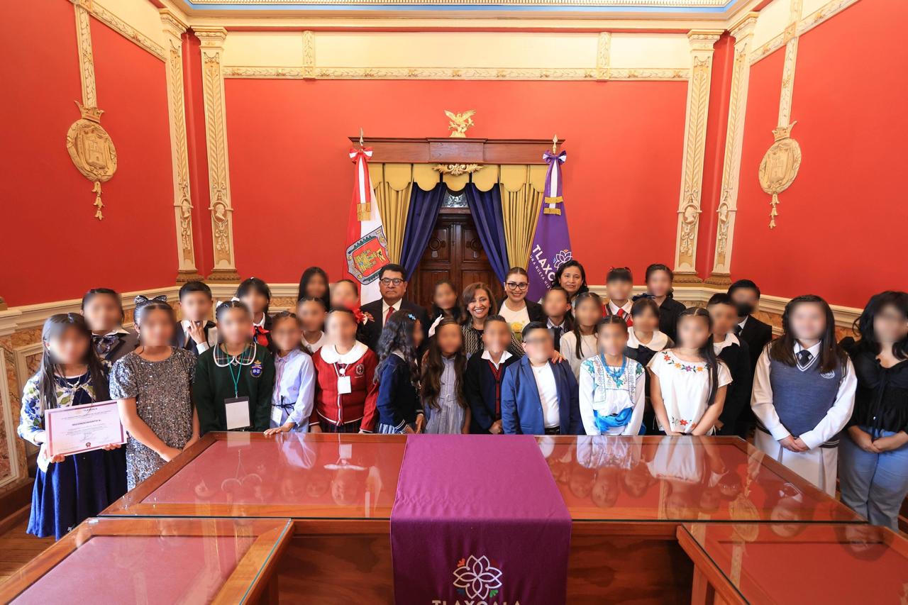 En el Día del Niño, gobernadora recibió a integrantes del Parlamento Infantil