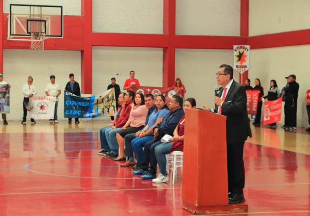 Elogia Rector de la UATx disposición del STEIESET para el logro de acuerdos