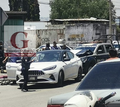 Patrulla estatal impacta a vehículo particular en Tepetitla y deja una lesionada