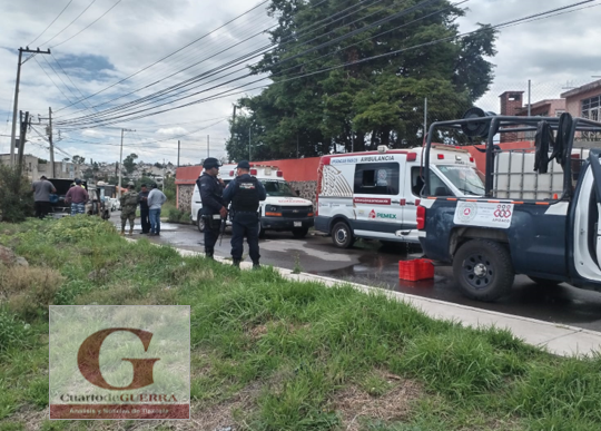 Incendio de camioneta en San Luis Apizaquito en Apizaco es controlado por Protección Civil