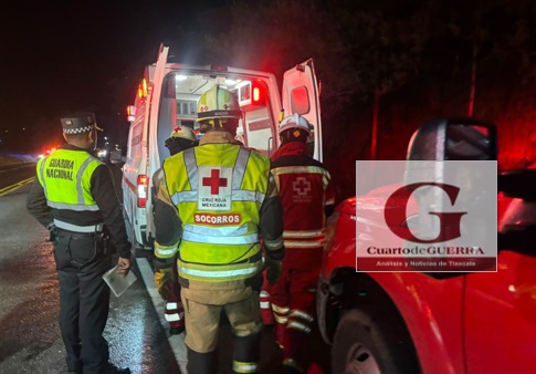 Choque en la Amozoc-Perote deja un hombre prensado; logran salvarlo paramédicos de la Cruz Roja