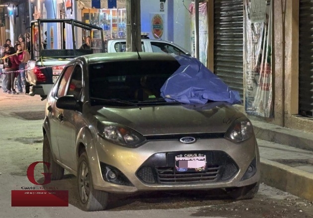 Hombre es ejecutado a balazos dentro de su auto en Tequexquitla