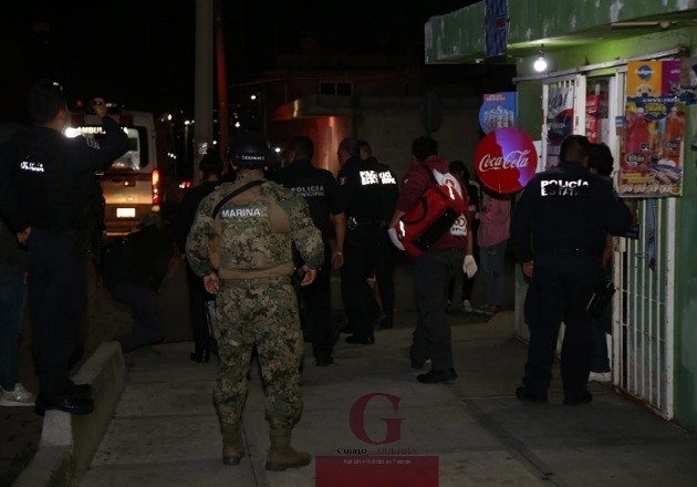 Hartazgo vecinal deriva en golpiza a presunto ladrón en Apizaco; su cómplice huyó