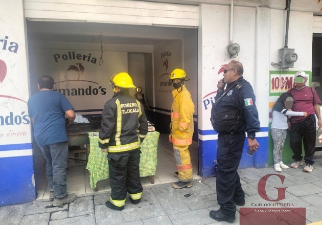 Mujer sufre quemaduras por flamazo de gas en una tortilletía Totolac