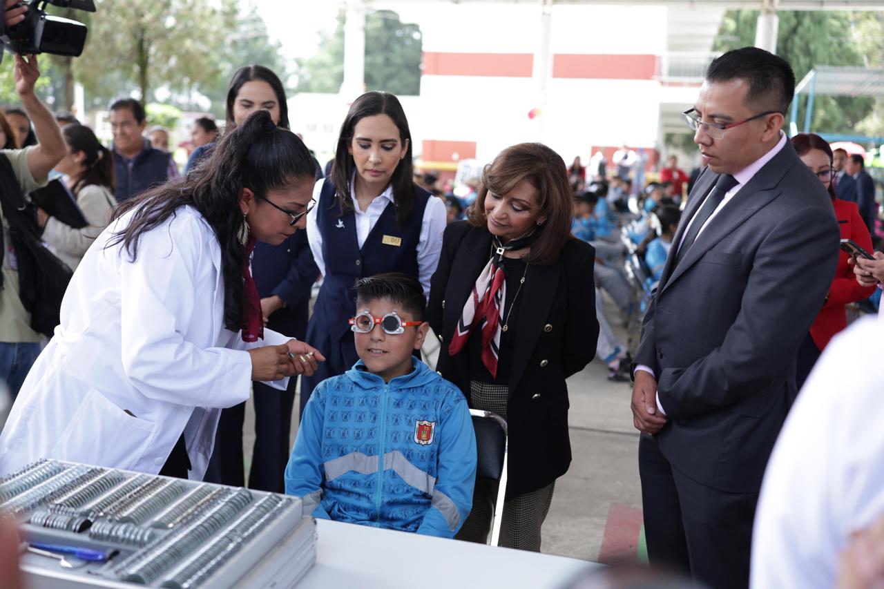 Ponen en marcha gobernadora y SEDIF, por cuarto año, programa 'Contigo para Ver, Aprender y Avanzar'