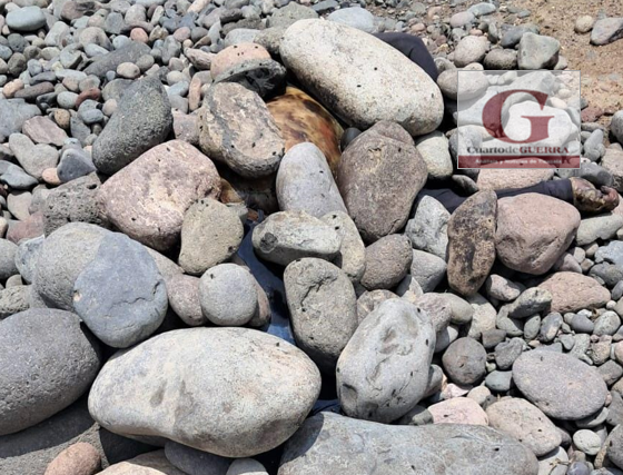 Macabro hallazgo en Tetla: Campesino descubre cuerpo semienterrado y cubierto con piedras