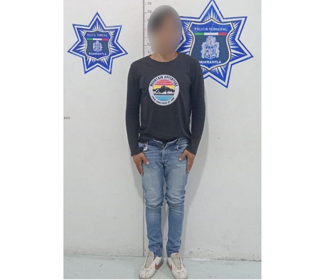 Seguridad Pública de Huamantla detiene a masculino que agredía a transeúntes en la vía pública