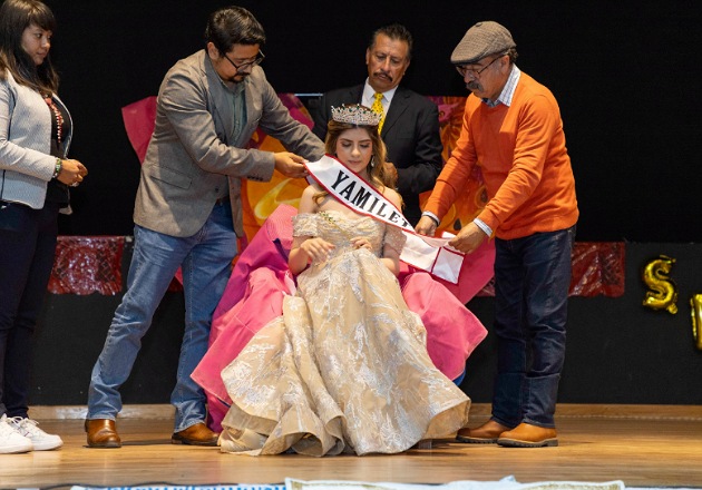 Coronan a Yamilet como Reina de la Peña Sangre Nueva en Huamantla