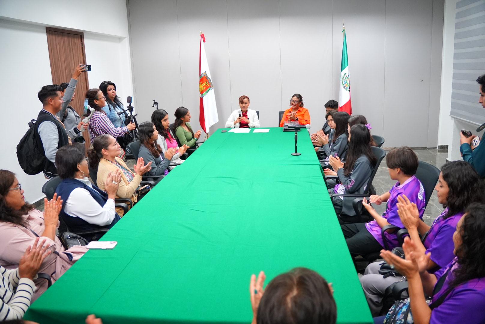 Promueve Gabriela Hernández voto de presidentes de comunidad