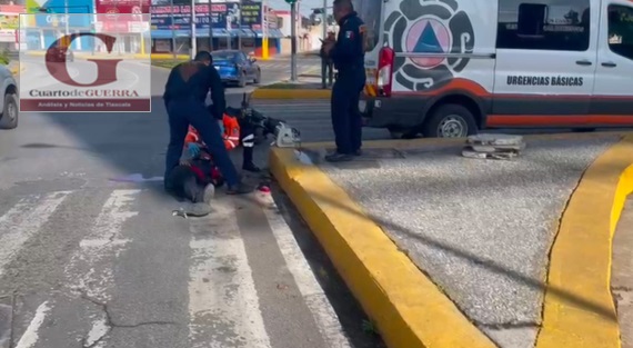 Tragedia en el Bulevar 5 de Mayo: Motociclista muere al derrapar en la fuente de la China Poblana