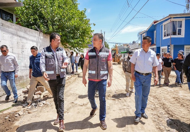 Alcalde Alfonso Sánchez García supervisa obra de drenaje en Ixtulco que beneficiará a más de mil viviendas