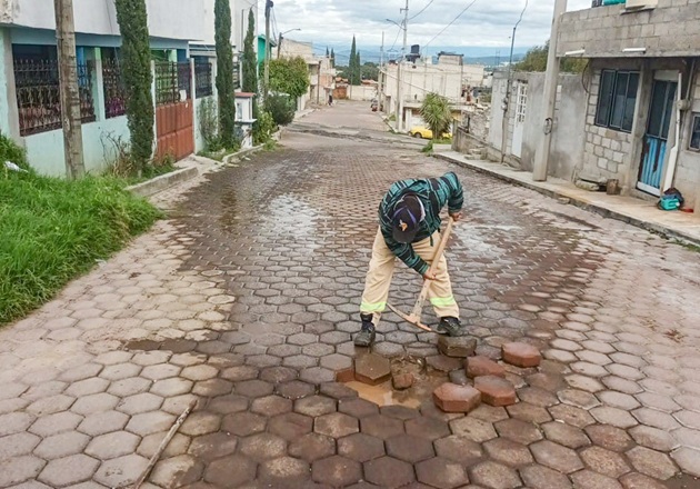 Atiende Ayuntamiento de Tlaxcala a través de la Capam fugas de agua en la Loma Xicohténcatl