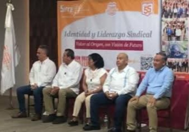 La capacitación permite un mejor servicio al magisterio: Teresa Meneses