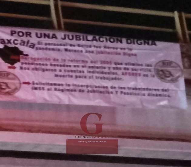 Personal del IMSS en Tlaxcala protesta por una jubilación digna