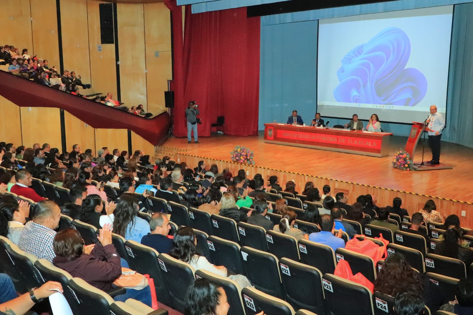 Organizan UATx y SEPE encuentro estatal de maestros y maestras multigrado 'La interculturalidad como eje educativo'