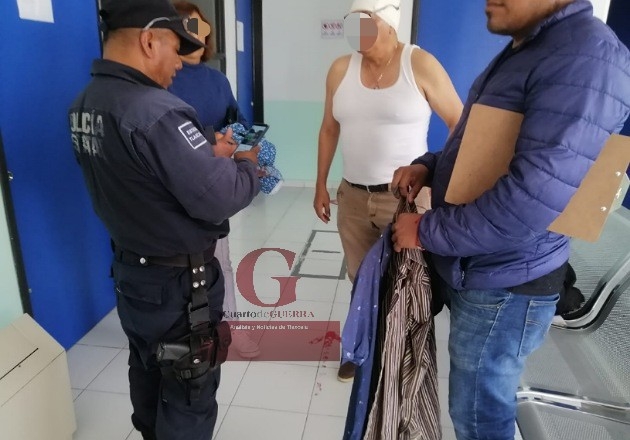 Roban camioneta del INE en Nativitas; empleado es golpeado y abandonado