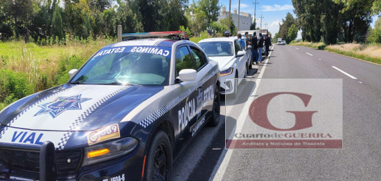 Frustran robo de camioneta en la Vía Corta Puebla-Tlaxcala; delincuentes huyen y abandonan auto