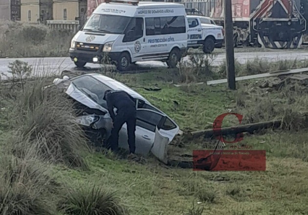Jóvenes en posible estado de ebriedad chocan en las vías de Cuamantzingo, en Muñoz