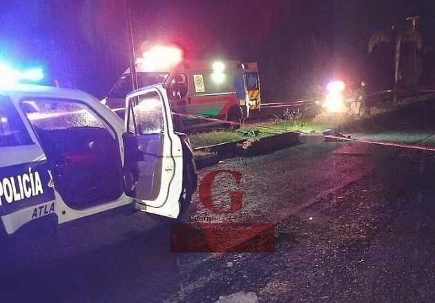 En presunto estado de ebriedad, muere joven en Atlangatepec tras accidente de motocicleta
