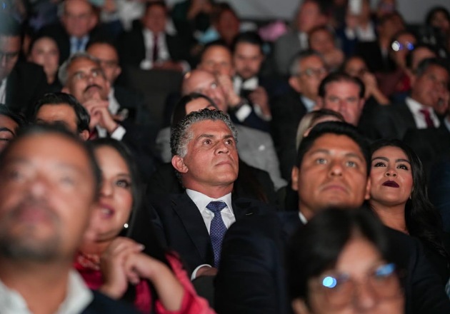 Asiste Alfonso Sánchez García al Primer Informe de Gobierno del alcalde de Puebla, Pepe Chedraui