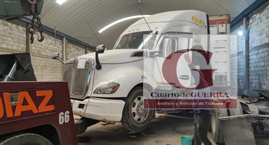 Operativo federal y estatal desarticula centro de acopio de carga robada en Papalotla