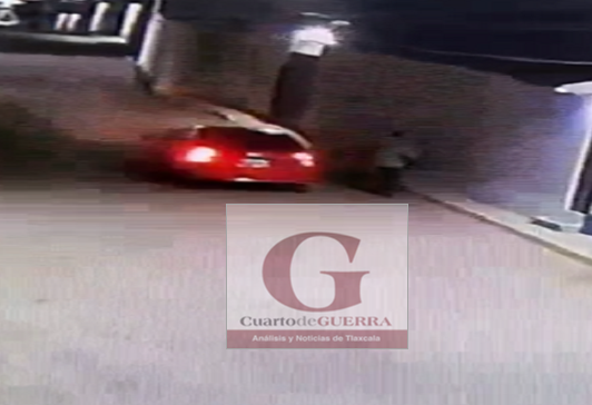 Joven es despojado de su mochila por ladrones a bordo de un Aveo rojo en San Pablo del Monte