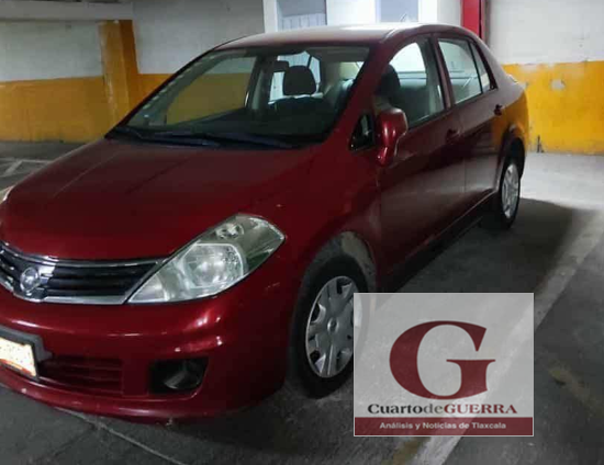 A punta de pistola despojan a masculinos de su vehículo en Ixtenco