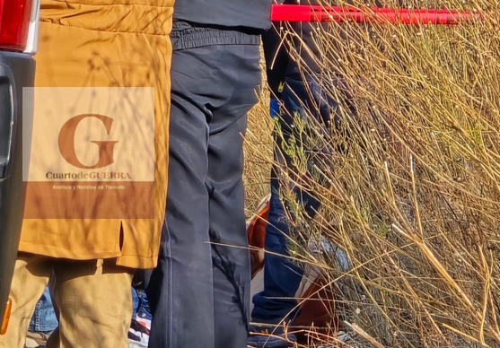 Abandonan cadáver maniatado y encobijado en la Vía Corta Tlaxcala-Puebla, entre Tenancingo y Papalotla