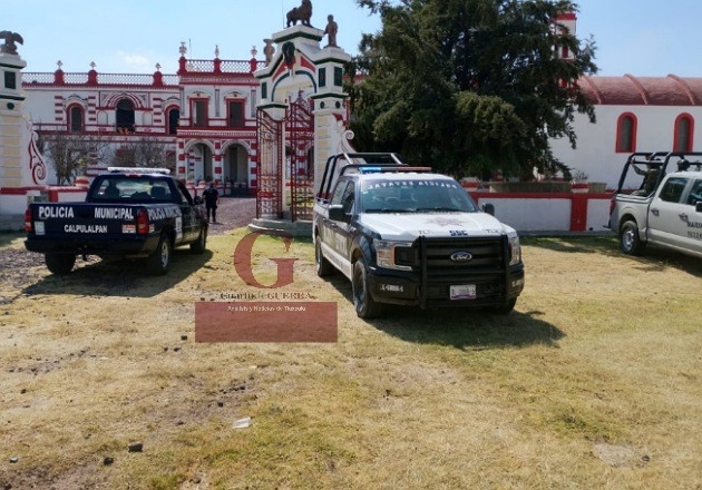 Albañil de la tercera edad muere al caer de una torre de andamios en Calpulalpan