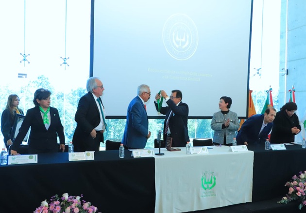 STUAT entrega la medalla 'Efraín Ortiz Linares' al Maestro Enrique Vázquez Galicia