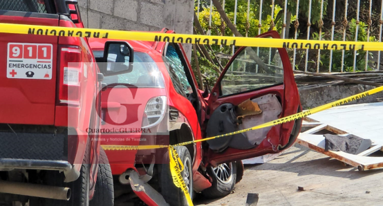 Choque contra barda en Zacualpan deja abuelo y nieto fallecidos