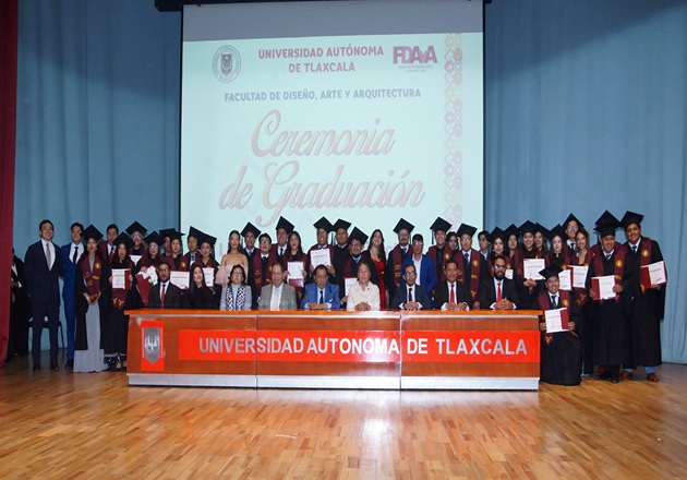 La UATx gradúa a 128 nuevos profesionistas en Arquitectura, Arte y Diseño