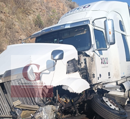 Accidente en la carretera Muñoz-Apizaco termina en confrontación y caos vial