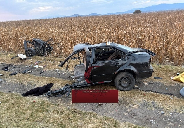 Choque frontal deja dos muertos y al menos dos heridos en Calpulalpan