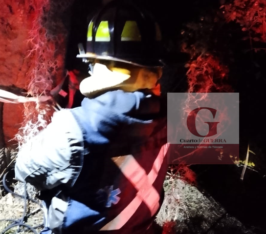 De milagro padre e hijo sobreviven a caída de 20 metros en barranca de Nanacamilpa